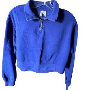 **3 for $30** 
Like new royal blue cropped quarter zip